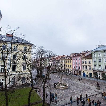 Apartments On Rynok Square Lviv Bagian luar foto