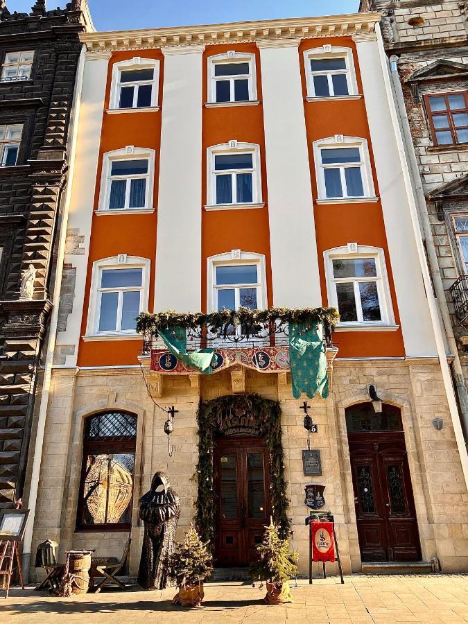 Apartments On Rynok Square Lviv Bagian luar foto