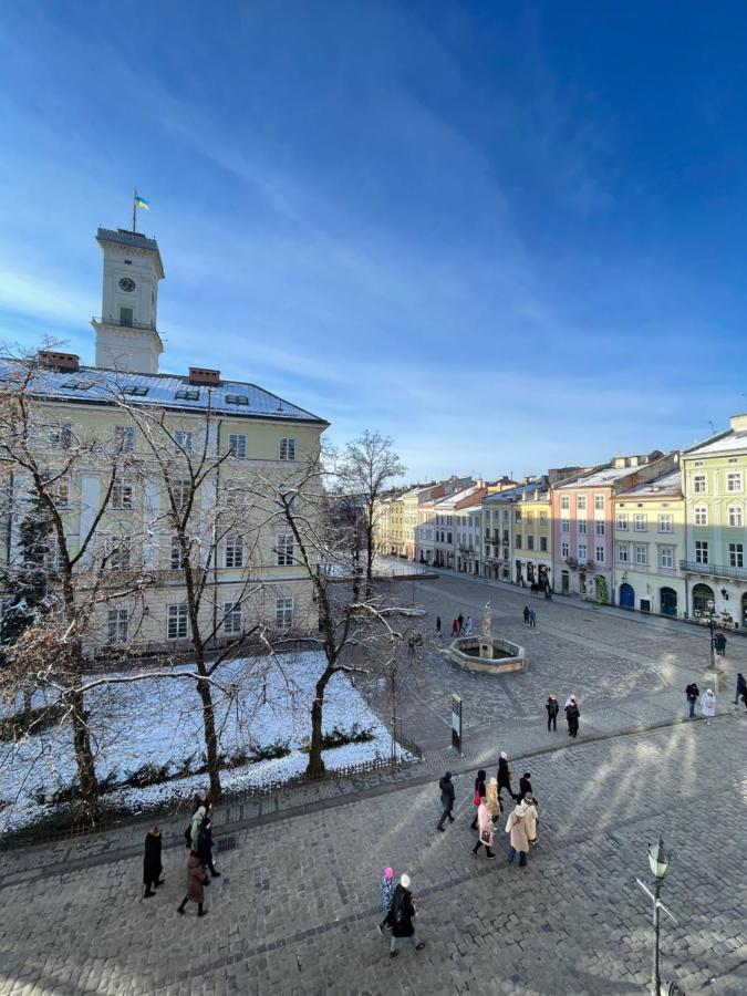 Apartments On Rynok Square Lviv Bagian luar foto